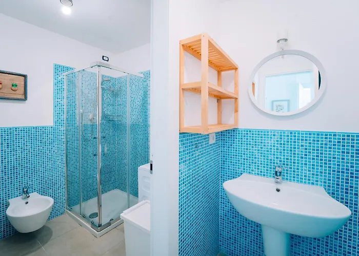 Vittorio's Seaside بورتوفينيري